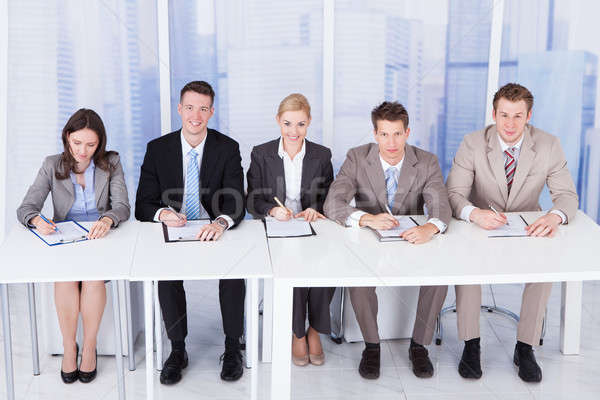 Corporativ personal şedinţei tabel panou Imagine de stoc © AndreyPopov