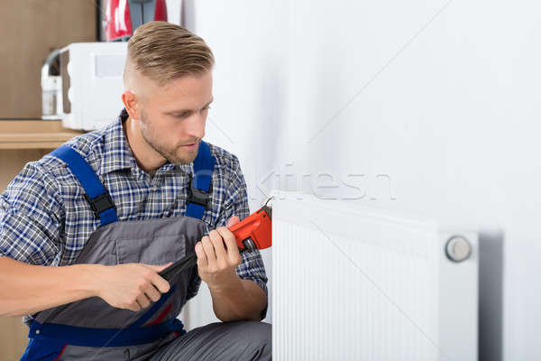 Stockfoto: Mannelijke · loodgieter · thermostaat · sleutel