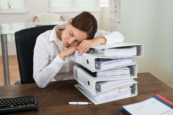 女實業家 睡眠 文件夾 累 年輕 商業照片 © AndreyPopov