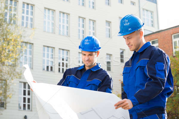 Plan ensemble jeunes Homme extérieur papier [[stock_photo]] © AndreyPopov