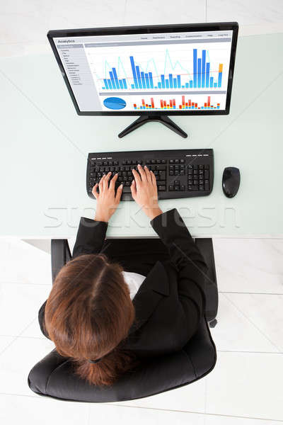 女性実業家 金融 チャート コンピュータ ストックフォト © AndreyPopov