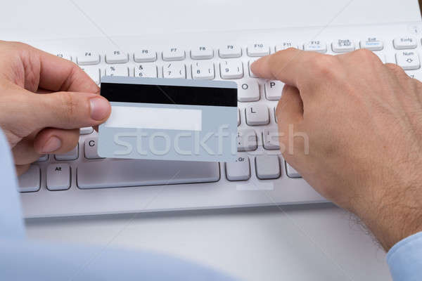Stok fotoğraf: Eller · kredi · kartı · klavye · bilgisayar · klavye