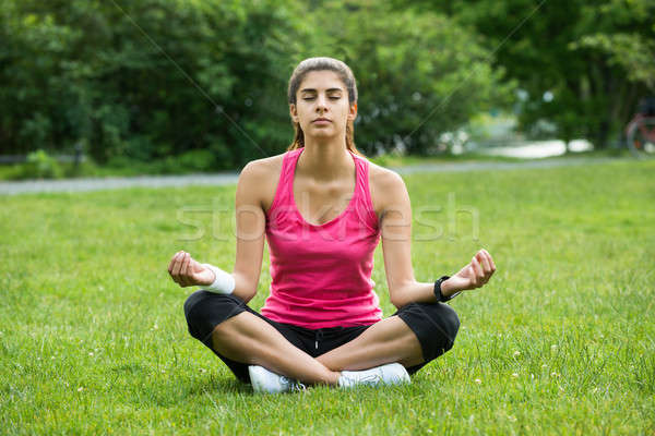 [[stock_photo]]: Femme · méditation · jeune · femme · séance · herbe · méditer