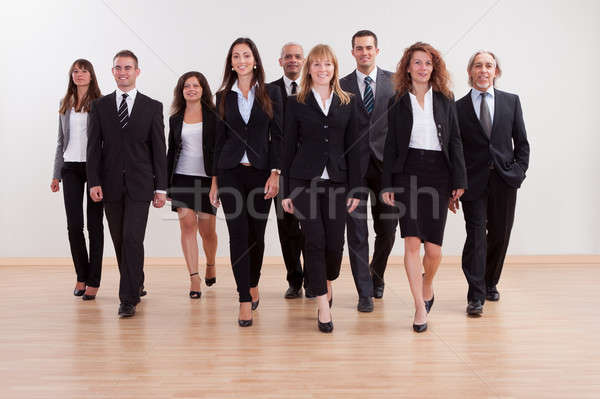 Grupo negocios grande diverso caminando Foto stock © AndreyPopov