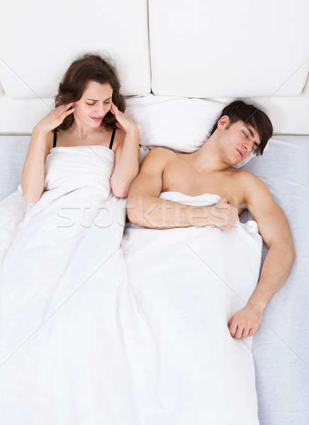 ストックフォト: 女性 · 頭痛 · 男 · いびき · ベッド