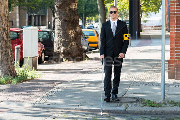 盲人 男子 步行 人行道 粘 商業照片 © AndreyPopov