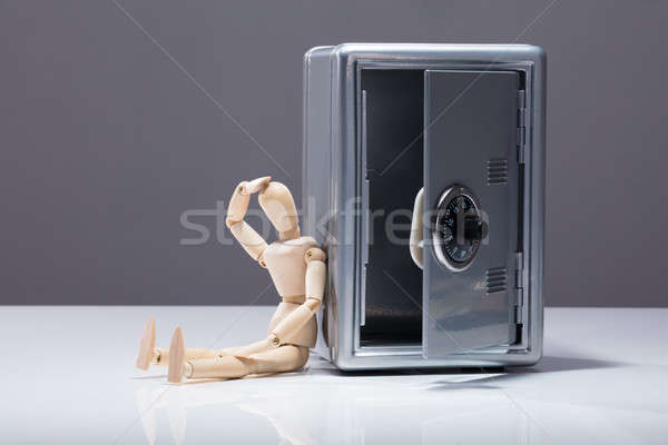 Désappointé humaine chiffre séance ouvrir sûr [[stock_photo]] © AndreyPopov