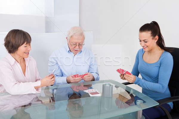 Foto stock: Cartas · pareja · de · ancianos · jóvenes · femenino · mesa · asilo · de · ancianos