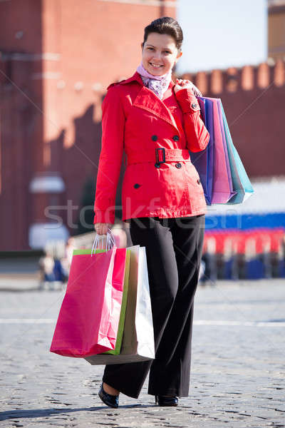 Einkaufstaschen glücklich Fuß Straße Frau Stock foto © AndreyPopov