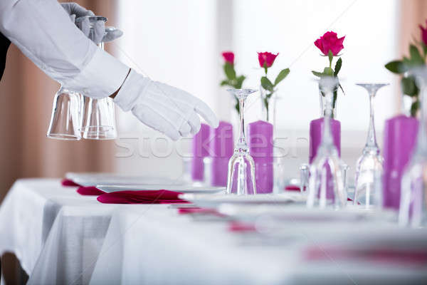 Stockfoto: De · ober · bruiloft · tabel · restaurant · glas