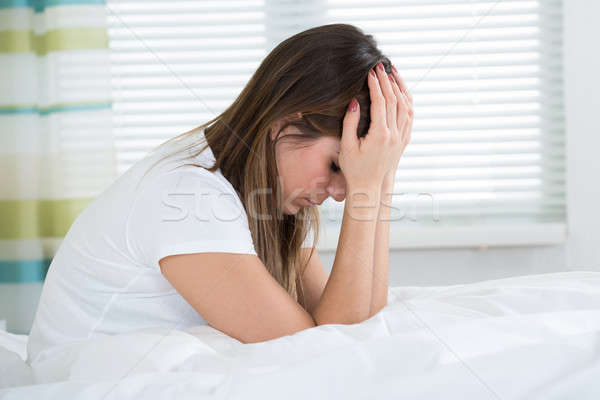 Mujer sufrimiento dolor de cabeza retrato femenino Foto stock © AndreyPopov