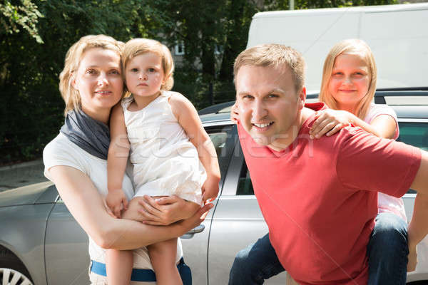 счастливая семья автомобилей улице выстрел семьи Сток-фото © AndreyPopov