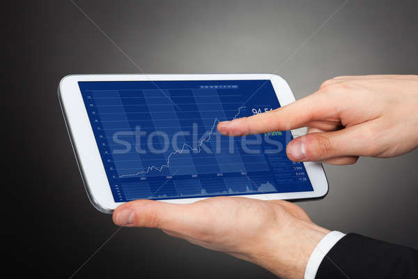 Biznesmen wykresy cyfrowe tabletka czarny komputera Zdjęcia stock © AndreyPopov