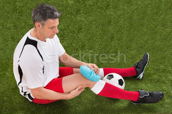 Foto stock: Jugador · formación · de · hielo · rodilla · hielo · Pack · masculina