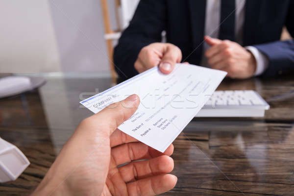 Cheque collega hand werkplek Stockfoto © AndreyPopov