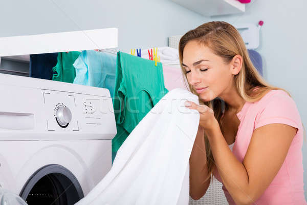 Kadın elbise elektronik yıkayıcı temizlemek çamaşırhane Stok fotoğraf © AndreyPopov