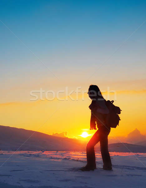 Stok fotoğraf: Kadın · gezgin · yürüyüş · kış · dağlar · trekking