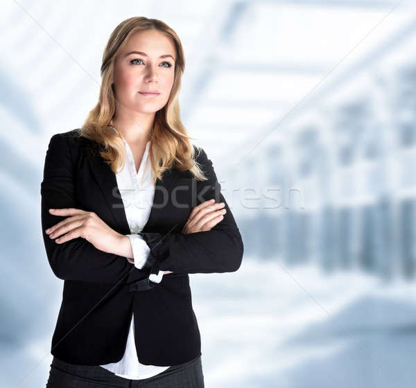 Stockfoto: Ernstig · zakenvrouw · kantoor · modern · gebouw · groot · corporate