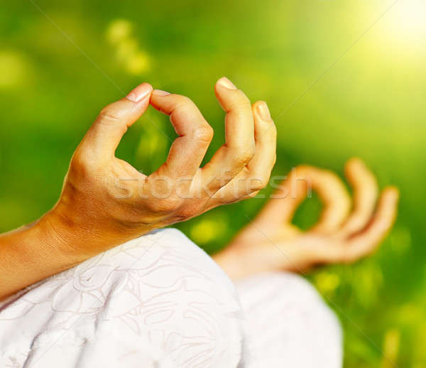 Yoga meditatie outdoor gezonde vrouwelijke vrede Stockfoto © Anna_Om