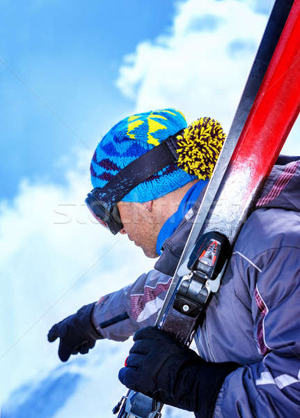 Zawodowych narciarz przystojny narciarskie trener sposób Zdjęcia stock © Anna_Om