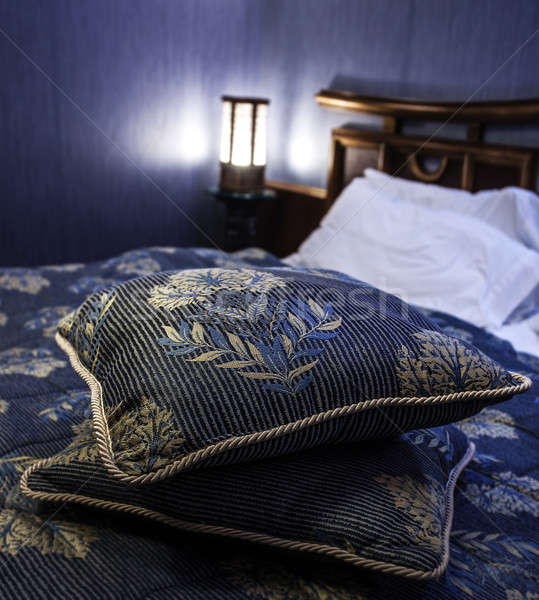 Stockfoto: Luxueus · slaapkamer · foto · mooie · bed · lamp
