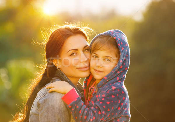 Foto stock: Belo · retrato · de · família · retrato · jovem · mãe · bonitinho