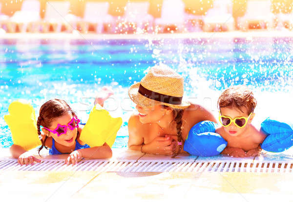 Glückliche Familie Aquapark Porträt glücklich heiter Familie Stock foto © Anna_Om