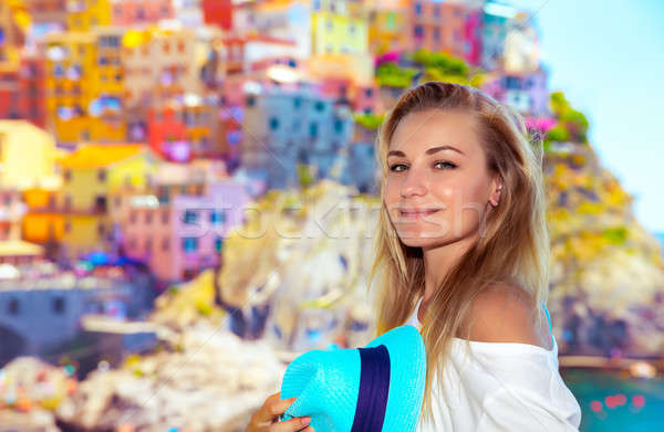 Mooie reiziger meisje portret genieten verbazingwekkend Stockfoto © Anna_Om
