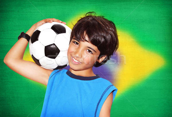 Drăguţ băiat joc fotbal fericit copil Imagine de stoc © Anna_Om