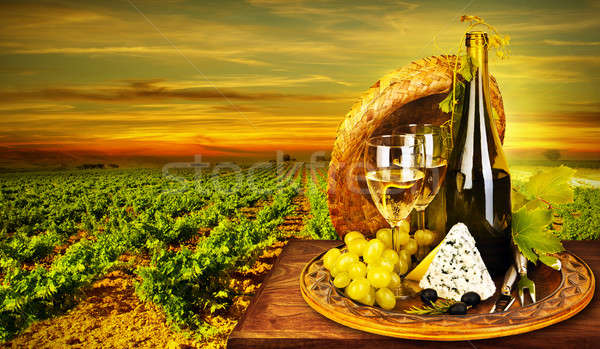 Vin fromages romantique dîner extérieur table Photo stock © Anna_Om