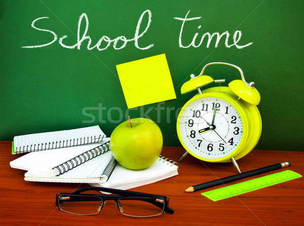 Vissza az iskolába zöld tábla kézírás szett színes Stock fotó © Anna_Om