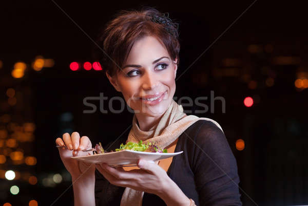 Foto stock: Mujer · bonita · cena · noche · aire · libre · restaurante · comer