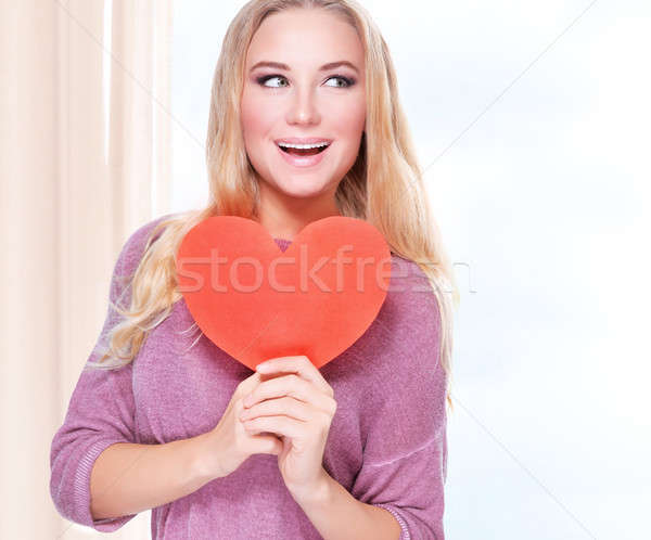 Stok fotoğraf: Mutlu · kadın · büyük · kırmızı · kalp · portre