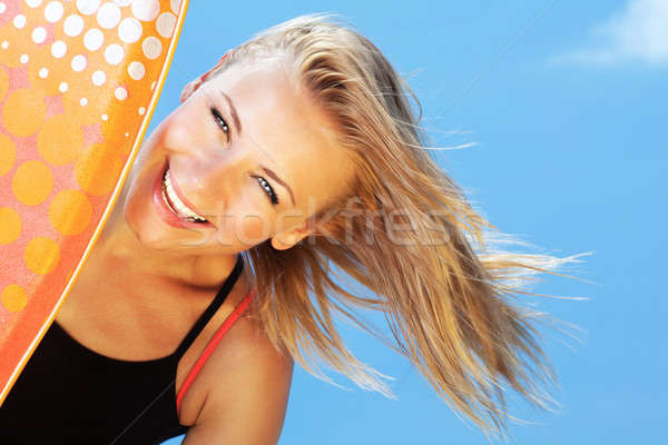 Fericit Surfer frumos teen fata râs destul de Imagine de stoc © Anna_Om