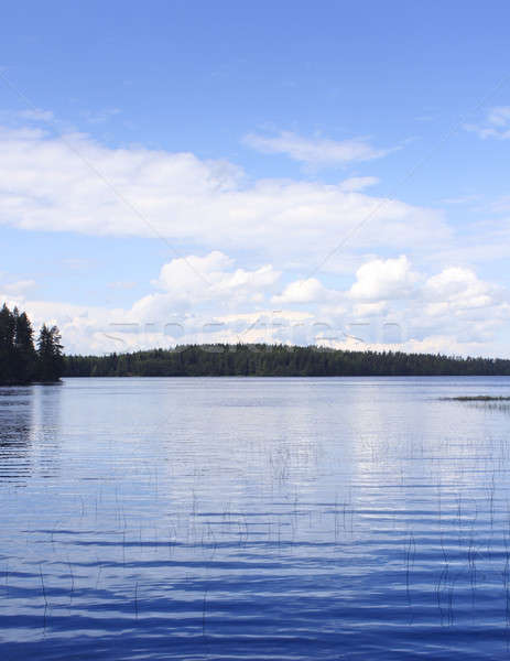 Albastru lac Blue Sky alb nori Imagine de stoc © Anterovium