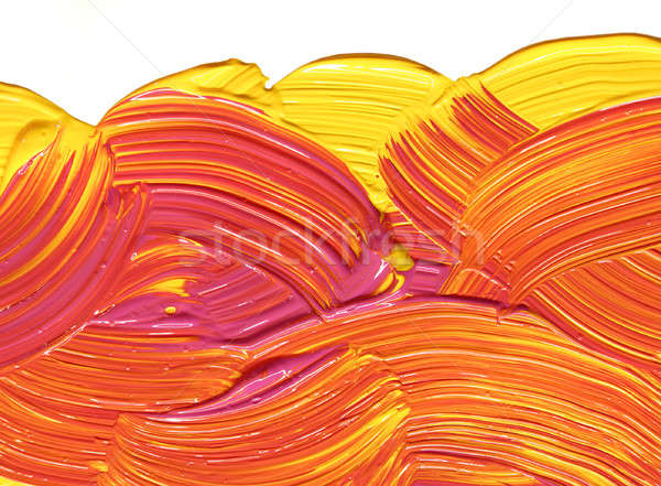 Roşu galben recent vopsit pensulă fericit Imagine de stoc © Anterovium