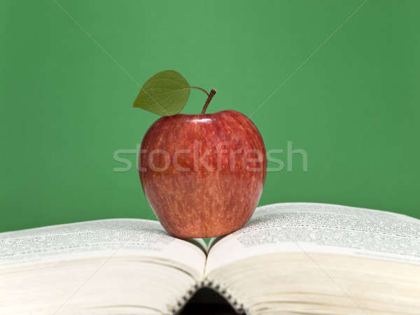 Zdrowych nauki czerwone jabłko otwarta księga owoców Zdjęcia stock © antonprado