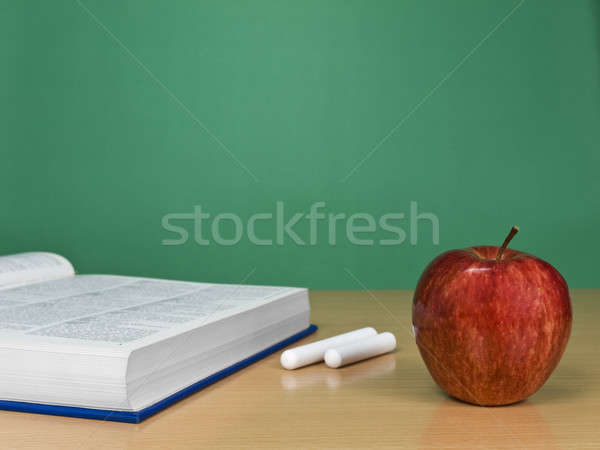 Manzana libro libros escuela frutas Foto stock © antonprado