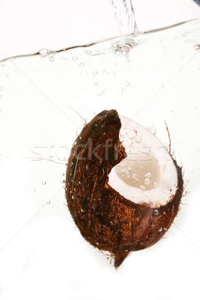 Apă nucă de cocos alimente căpşună alb lichid Imagine de stoc © arcoss