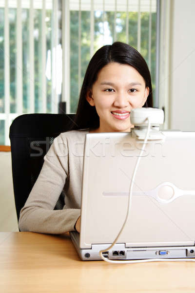 女實業家 攝像頭 業務 筆記本電腦 網頁 筆記本 商業照片 © aremafoto