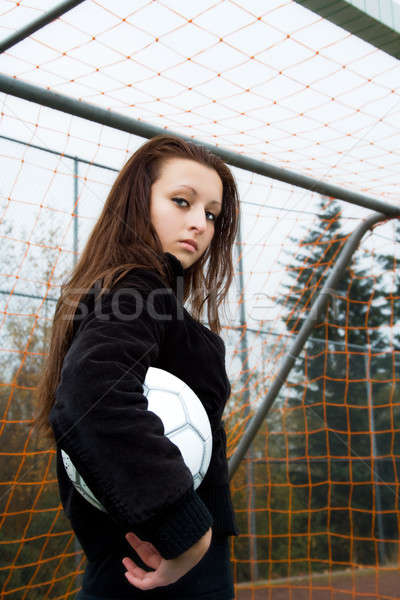 Piłkarz piękna stwarzające piłka kobieta dziewczyna Zdjęcia stock © aremafoto