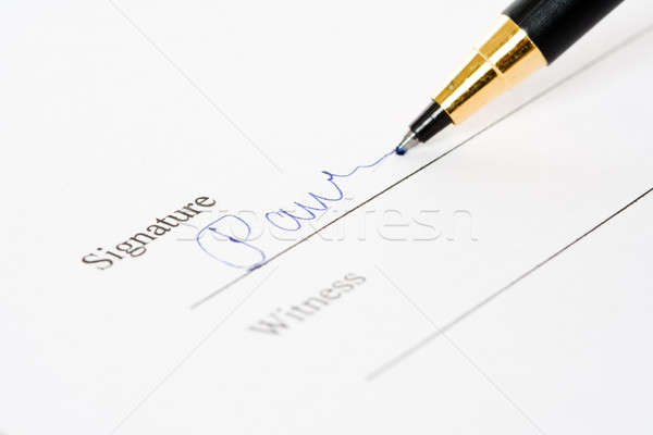 Handtekening shot document ondertekening business kantoor Stockfoto © aremafoto
