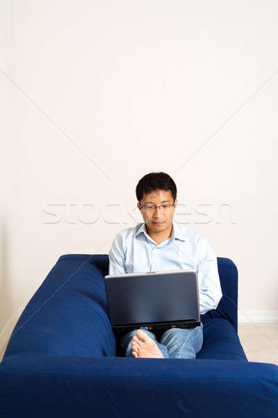 [[stock_photo]]: Affaires · maison · asian · détente · travail · portable