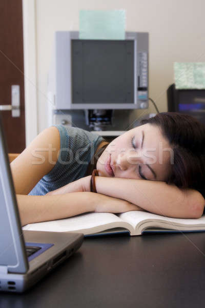 Zdjęcia stock: Zmęczony · drzemka · biblioteki · komputera