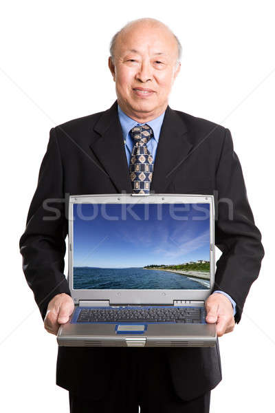 Сток-фото: старший · азиатских · бизнесмен · ноутбука · изолированный · выстрел