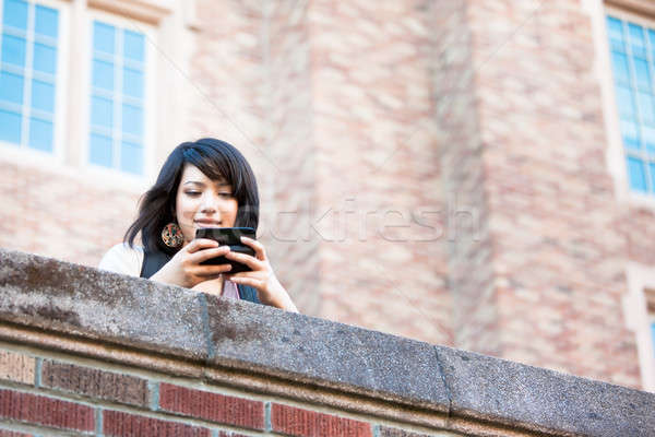 [[stock_photo]]: Métis · étudiant · coup · fille · téléphone