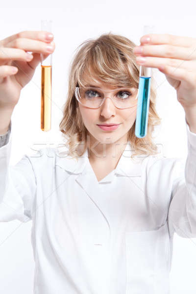 Stockfoto: Vrouwelijke · wetenschapper · geïsoleerd · shot · onderwijs · werken