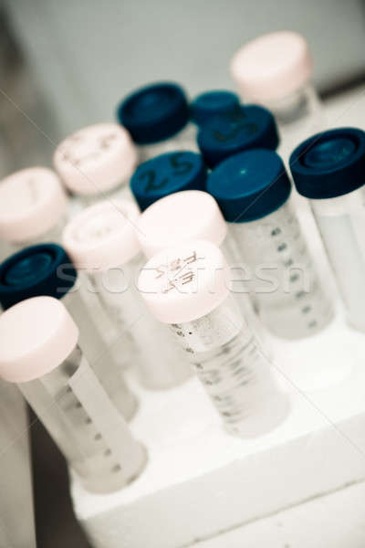 研究 ショット DNA鑑定を 室 医療 ストックフォト © aremafoto