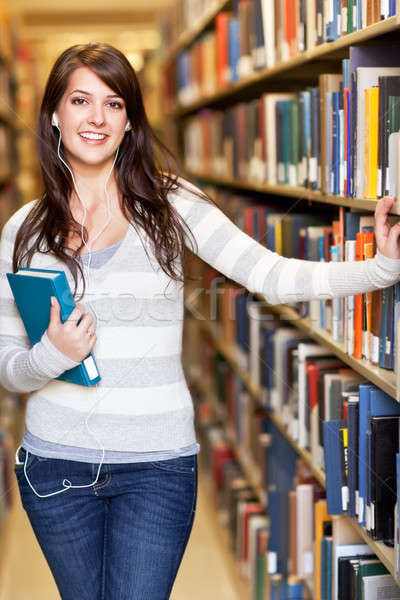 Félvér diák portré főiskolai hallgató kampusz nő Stock fotó © aremafoto