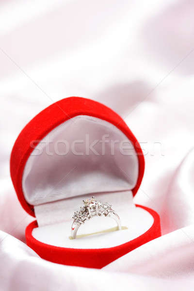 Gyémántgyűrű közelkép lövés gyémánt jegygyűrű esküvő Stock fotó © aremafoto